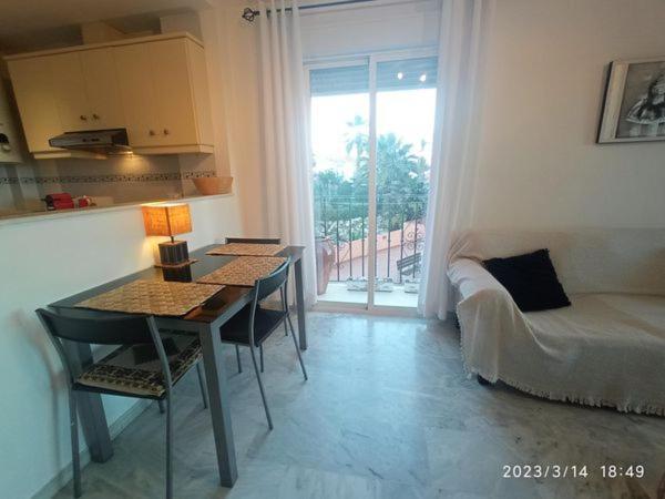 Apartamentos Los Hidalgo Golf Manilva Exteriör bild